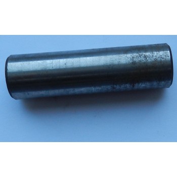 sworzeń tłoka  fi 18x64  01743003