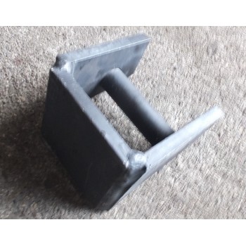 UCHWYT WYWROTU PRZEDNI 120820